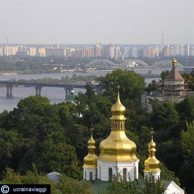 Vista panoramica del fiume Dnipro e parte della città di Kiev